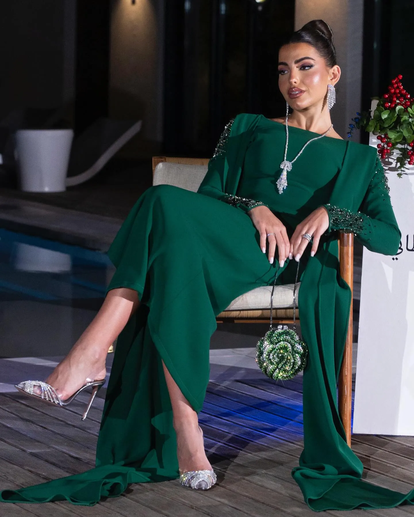 Elegant Green Long Sleeve Evening Dress with Cape SF464