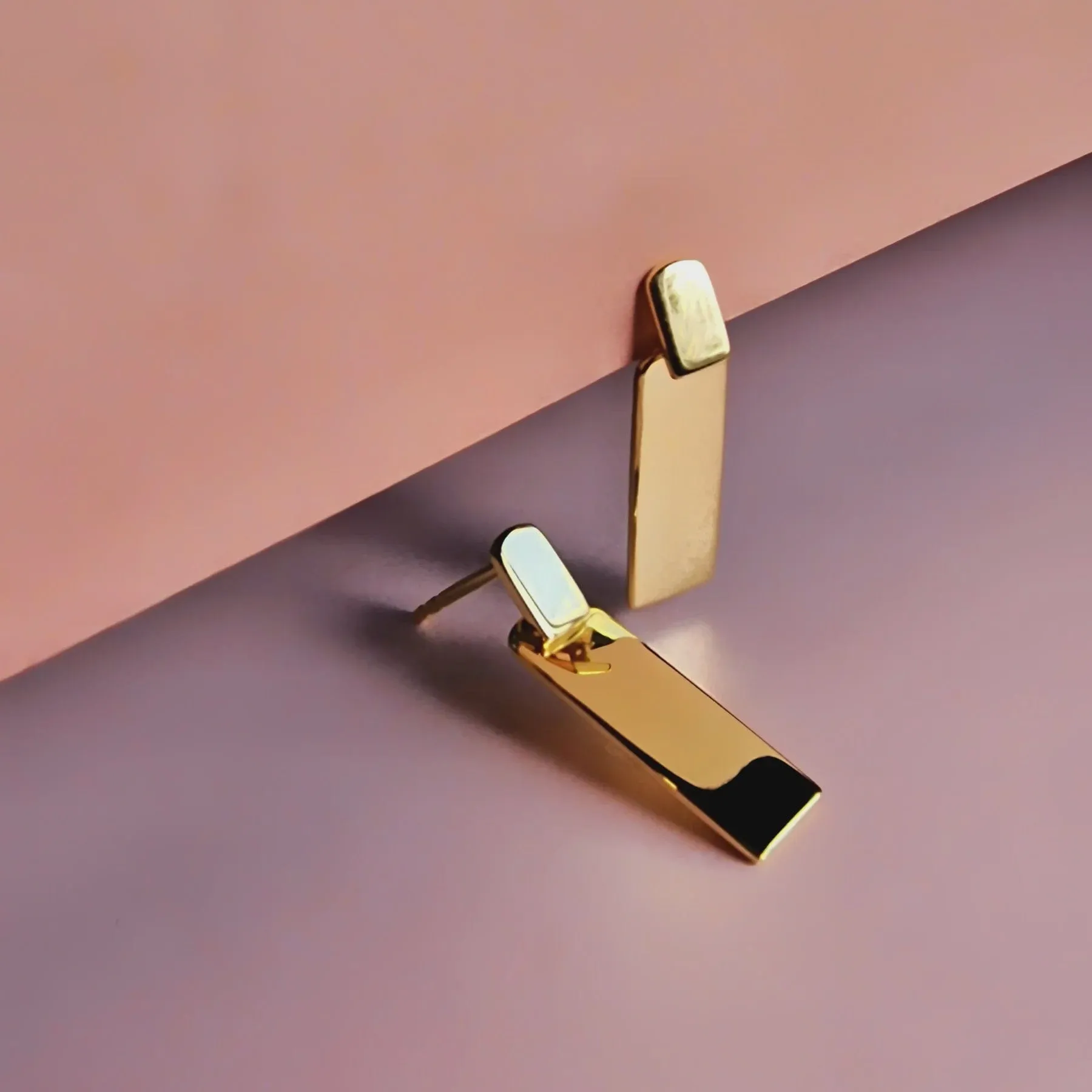 Vurchoo Minimal Rectangle Link Studs Gold